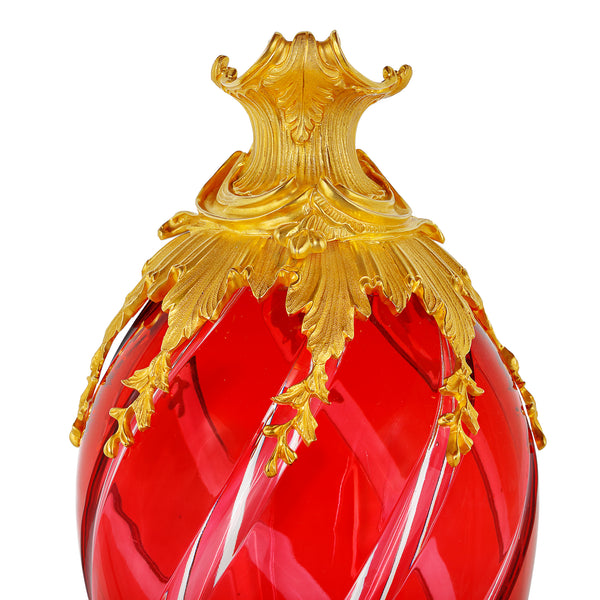 194R - Red crystal vase