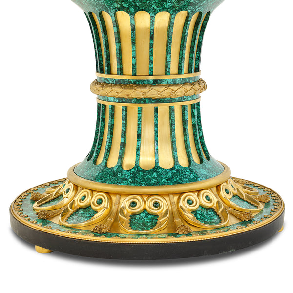239M - Round table on central pillar with malachite cabochons